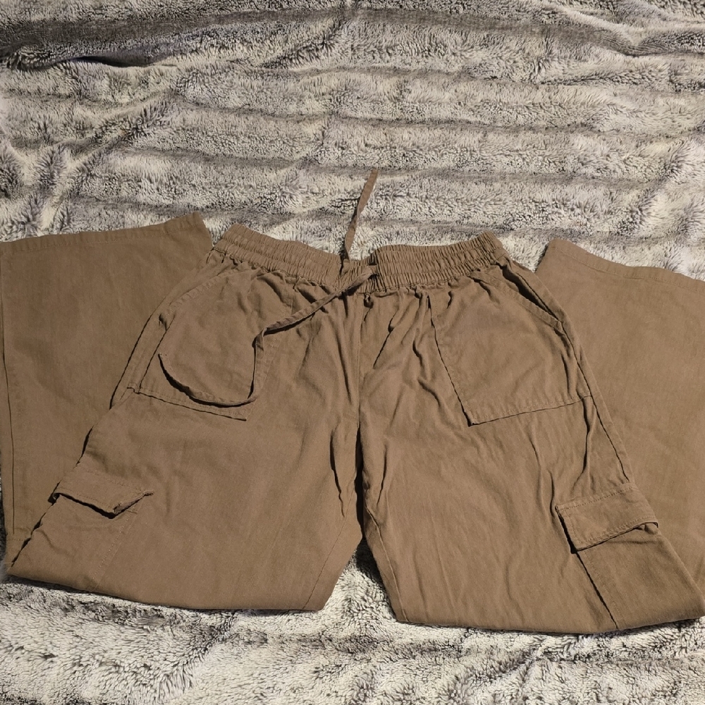 PacSun Women's Cargo Pants in Brown